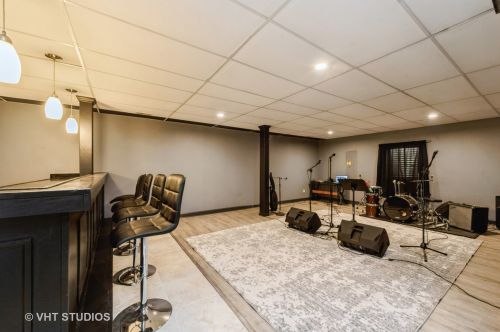 3480 Red Barn Dr, Bull Valley IL 60097-8189 exterior