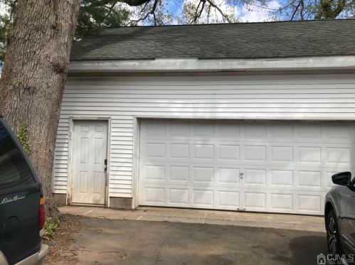 211 11th Ave, New Brunswick NJ 08904-3231 exterior