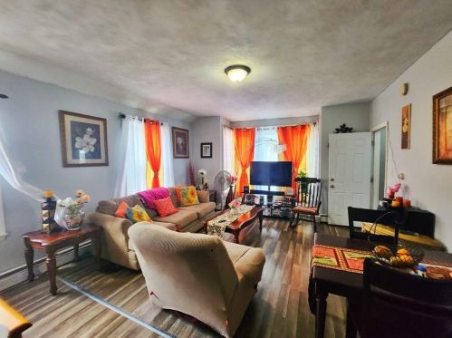 39 Vandewater St, Providence RI 02908-1623 exterior