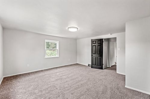 2249 Mcmonagle Ave, Pittsburgh PA 15220-2508 exterior