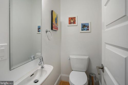 403-A Alfred St, Alexandria VA exterior