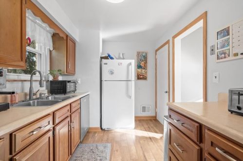 8145 Lindisfarne Dr, Pittsburgh PA 15237-2311 exterior