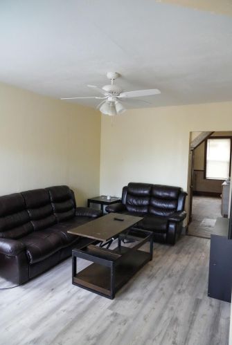 3241 1st St, Milwaukee, WI 53212-2016