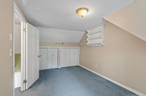 971 Farms Rd, Wallingford CT 06492-1807 exterior