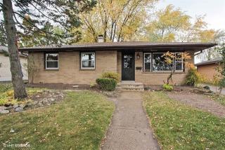 2820 Grove Ave, Waukegan, IL 60085-1364