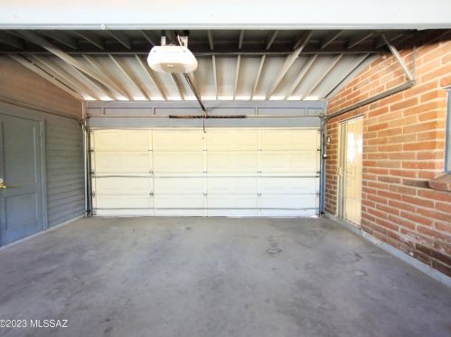 7051 Baker St, Tucson AZ  85710-2231 exterior