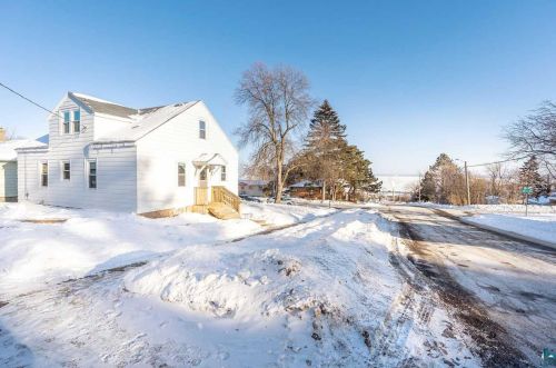 1 10 St, Duluth MN 55806-1227 exterior