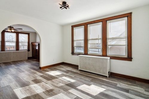 1614 Aurelius St, Pittsburgh PA 15218-2320 exterior