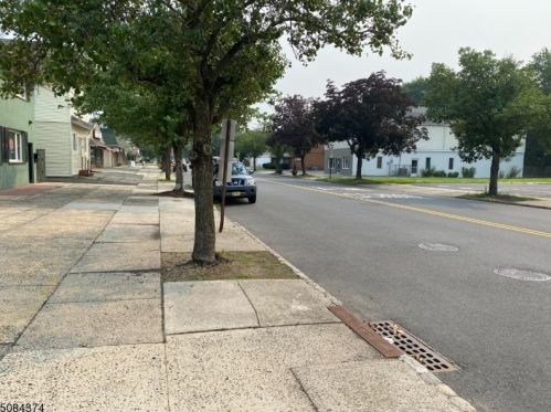 1701 2nd St, Scotch Plains NJ  07076-1647 exterior