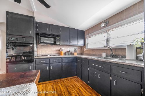 1412 Tamiami Rd, Lacey NJ 08731-5038 exterior