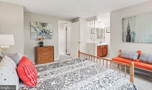 6023 Chicory Pl, Alexandria VA 22310-1795 exterior