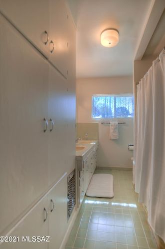 201 Irving Ave, Tucson AZ 85711-6239 exterior