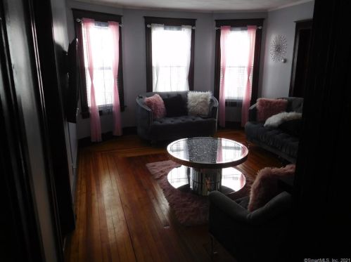 815 East St, New Britain CT 06051-1703 exterior