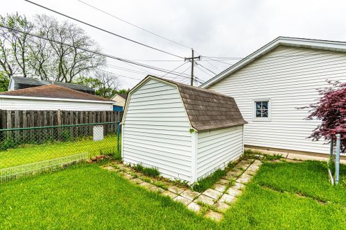 2840 10 Ave, Broadview IL 60153-1926 exterior