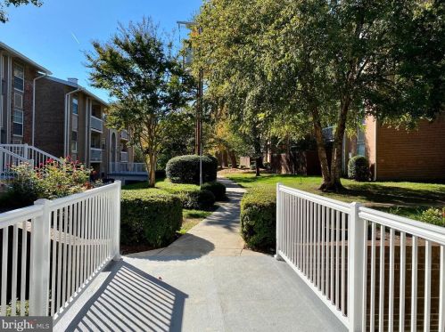 1931 Wilson Ln, Mc Lean, VA 22102-4768