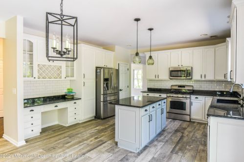 5 Markus Ct, Jackson Twp NJ  08527-2886 exterior