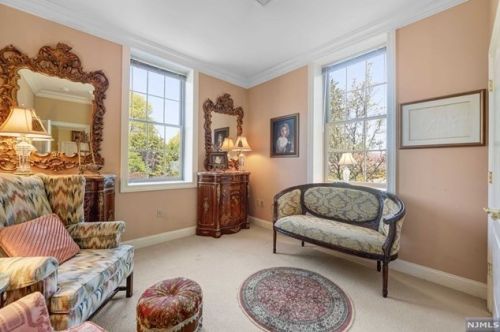 5203 Rio Vis Dr, Mahwah NJ 07430-4511 exterior