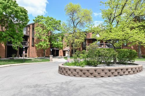 5200 Tuckaway Blvd, Milwaukee WI  53221-3160 exterior