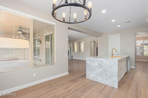 21713 38th Way, Phoenix AZ  85050-4923 exterior