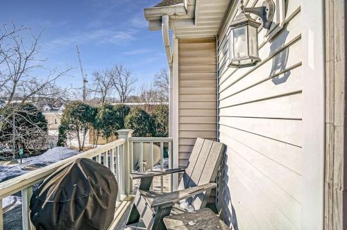 627 Dayton St, Madison WI  53703-2335 exterior