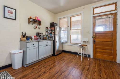 5713 Giddings St, Chicago IL 60630-3106 exterior