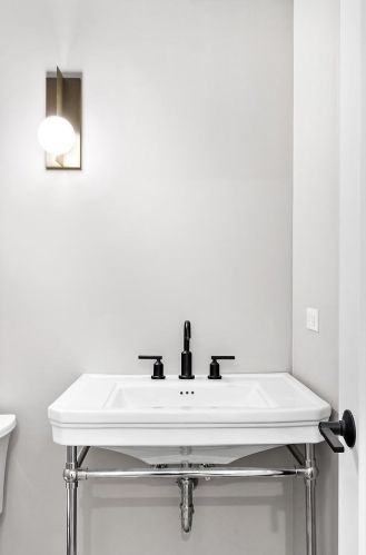 5526 Magnolia Ave, Chicago IL  60640-1307 exterior