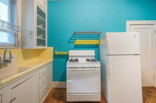 608 Elmwood Pl, Austin TX  78705-3116 exterior