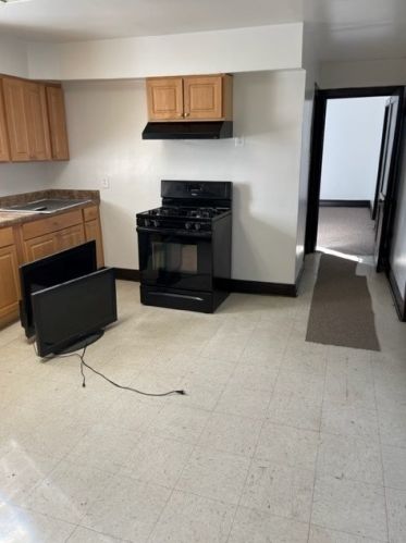 716 92nd St, Chicago IL 60619-7604 exterior