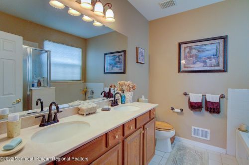 7 Cromwell Ln, Jackson Twp NJ 08527-4687 exterior