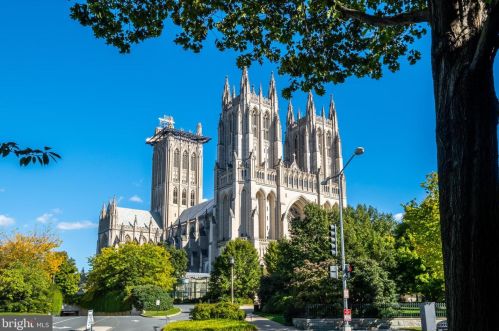 4201 Cathedral Ave, Washington DC  20016-4901 exterior