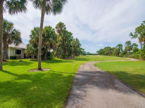 441 Fairway Lndg, Fort Pierce FL  34986-2168 exterior