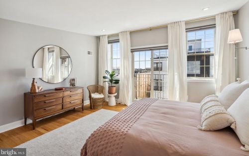 1627 Carpenter St, Philadelphia PA  19146-2005 exterior