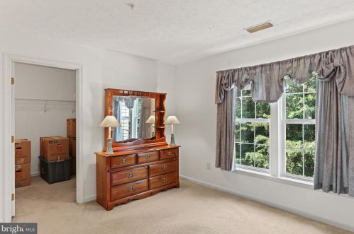 224 Foxtree Dr, Glen Burnie MD 21061-6347 exterior