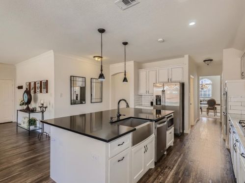 7716 Glenoaks Dr, Frisco TX exterior