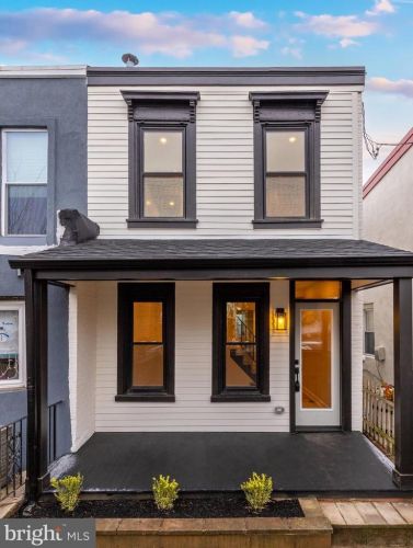 2233 Cedar St, Philadelphia PA  19125-2909 exterior