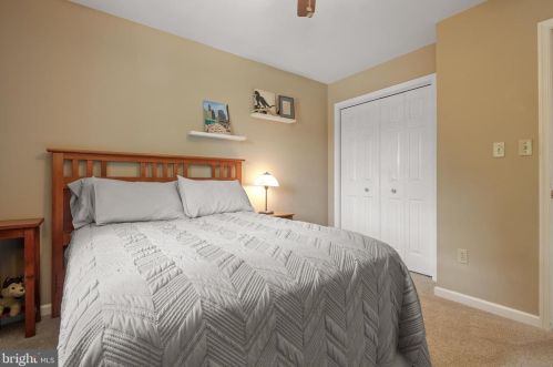 1707 Crossfield Dr, Lancaster PA 17603-6789 exterior