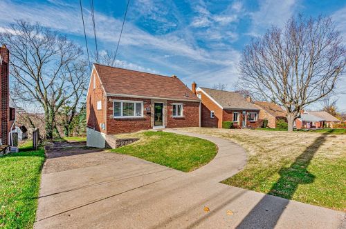 525 Elwell Ave, Pittsburgh, PA 15122-1121