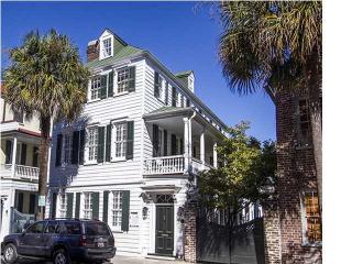 132 Church St, Charleston SC  29401-2813 exterior