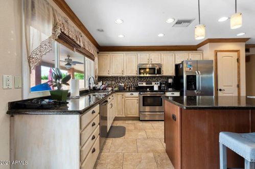 10602 35th St, Phoenix AZ 85028-3312 exterior