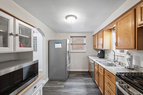 222 Meadowdell Dr, Pittsburgh PA  15227-4018 exterior