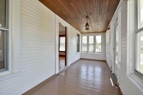 615 Saylor Ave, Elmhurst IL 60126-4305 exterior