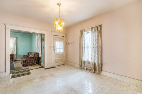 301 12th St, Mishawaka, IN 46544-5314