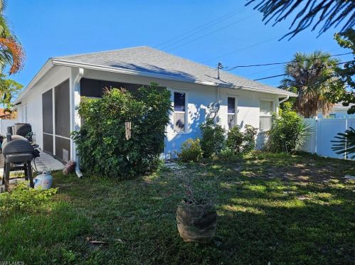 798 105th Ave, Naples, FL 34108-1842