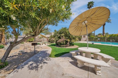 4031 Charter Oak Rd, Phoenix AZ 85032-7470 exterior