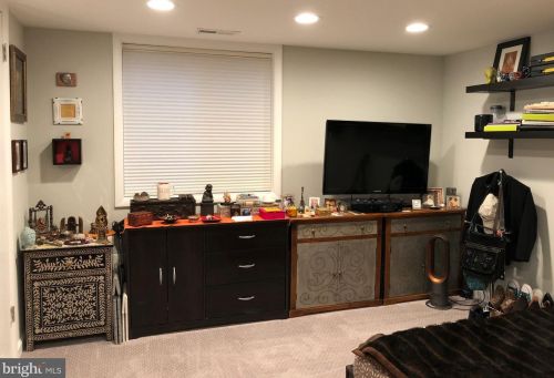 8708 Camden St, Alexandria VA 22308-2318 exterior