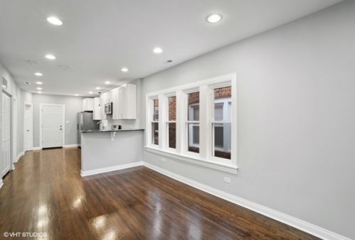 602 90 Pl, Chicago IL 60619-7906 exterior