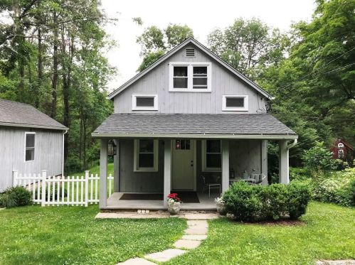 136 Ramapoo Rd, Ridgefield CT  06877-3731 exterior