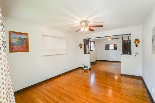 9324 Niles Pl, Saint Louis, MO 63123-4455