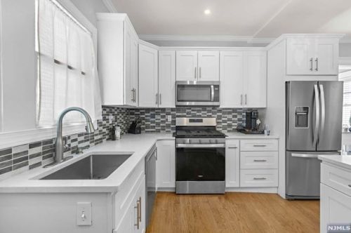 333 Undercliff Ave, Edgewater NJ  07020-1216 exterior