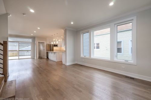 5152 Lovejoy Ave, Chicago, IL 60630-2236